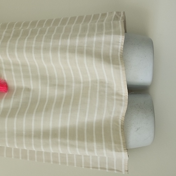 Vineyard Vines Boardwalk Stripe Smocked Beige and Pink Women's Top Size XS - Picture 4 of 13